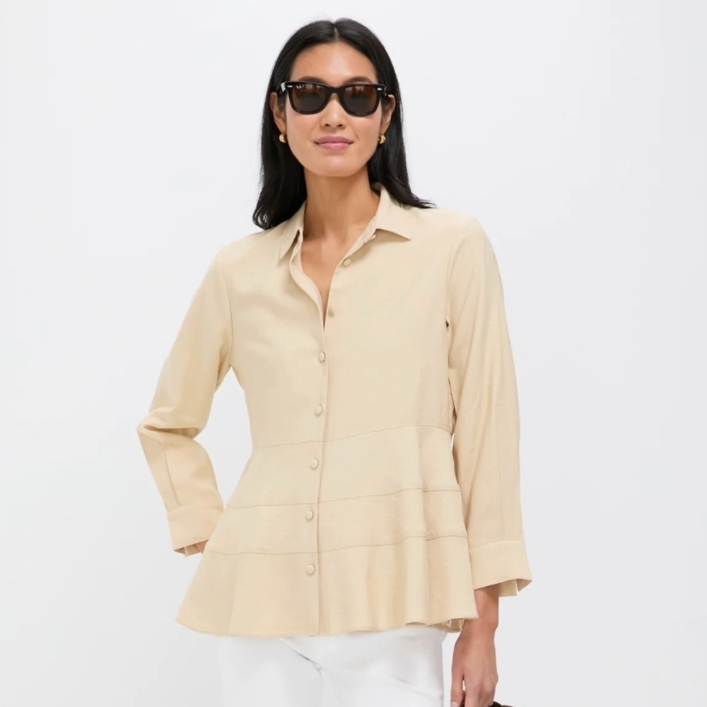 Pomander Place Cream Button-Down Women's Shirt Size Small